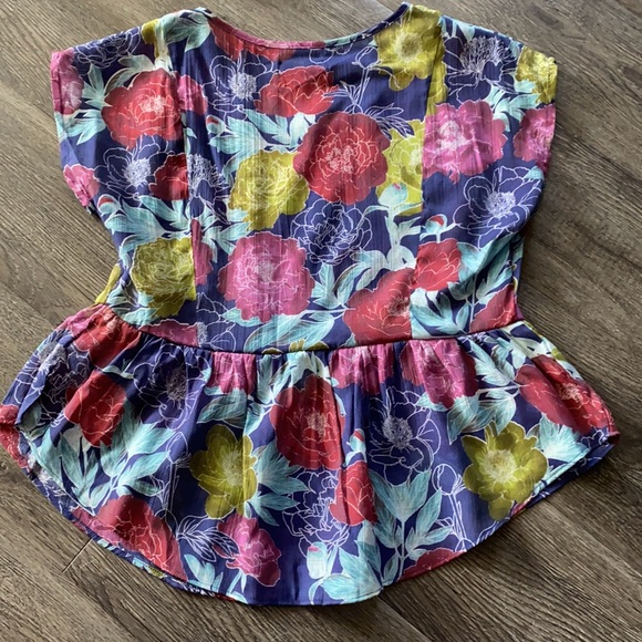 Xs Airy Top - Picture 3 of 3